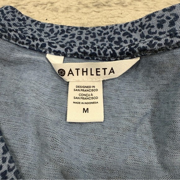 Athleta Blue Cheeta Print Breezy Scoop V-neck Tee - Picture 7 of 9